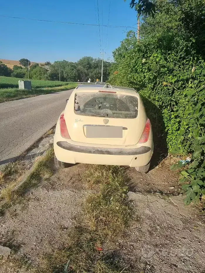 Usata Lancia Ypsilon 60 CV (44 kW) 2003 Utilitaria