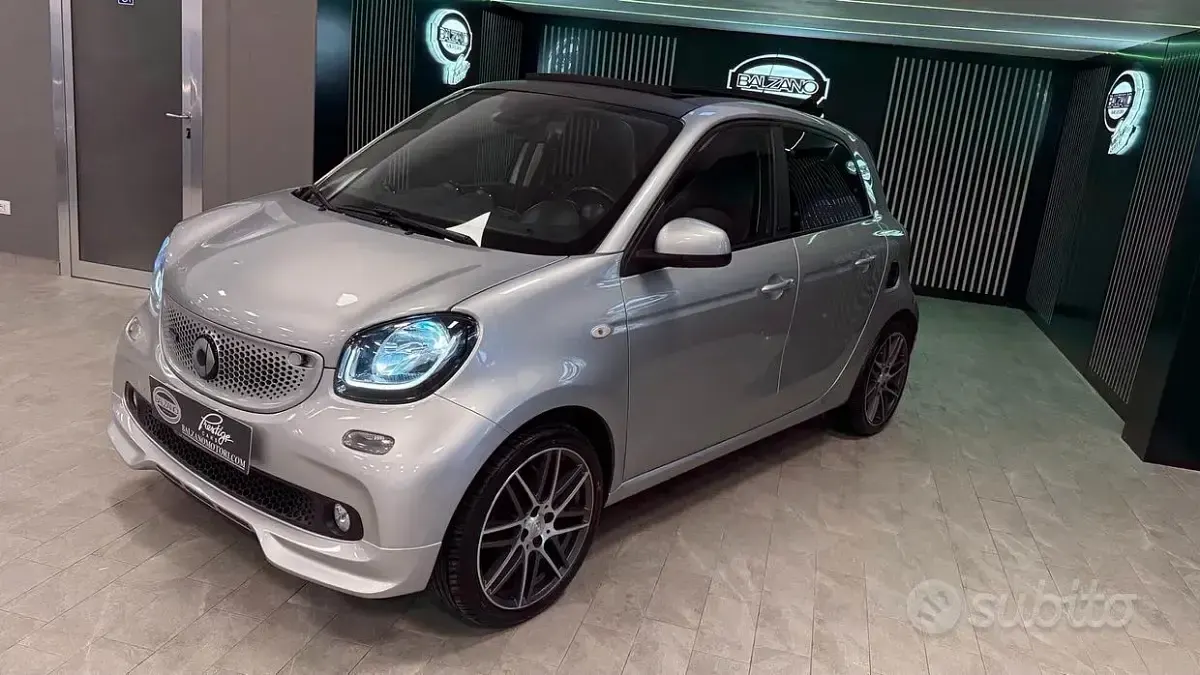 Usata Smart ForFour Brabus 109 CV (80 kW) 2017 Grigio Utilitaria