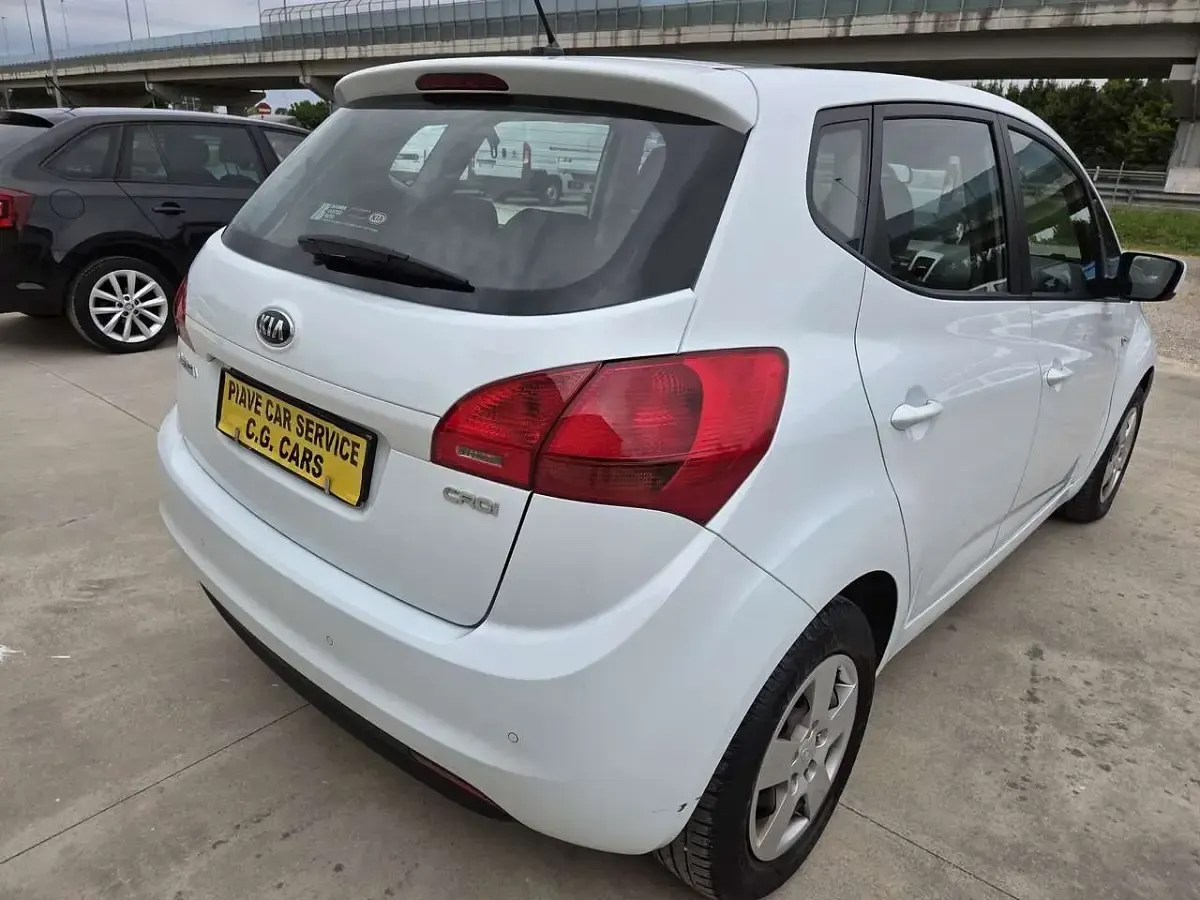 Usata Kia Venga Active 90 CV (66 kW) 2013 Bianco Utilitaria