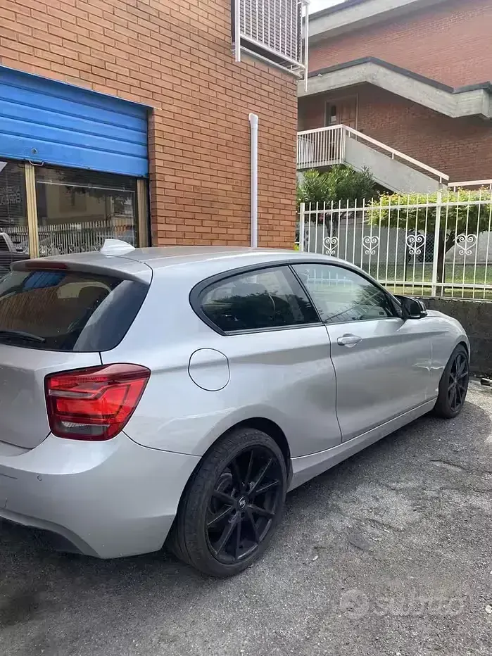 Usata BMW 114 102 CV (75 kW) 2012 Grigio Utilitaria