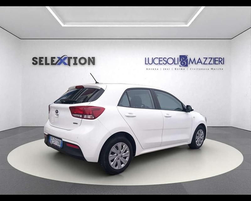 Usata Kia Rio Active 77 CV (56 kW) 2018 Bianco Berlina