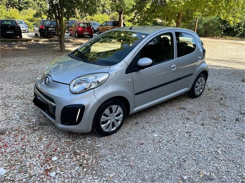 Grigio Usata 2014 Citroën C1 Feel Due volumi | 5999 € (Ottimo prezzo) - Immagine 1/4