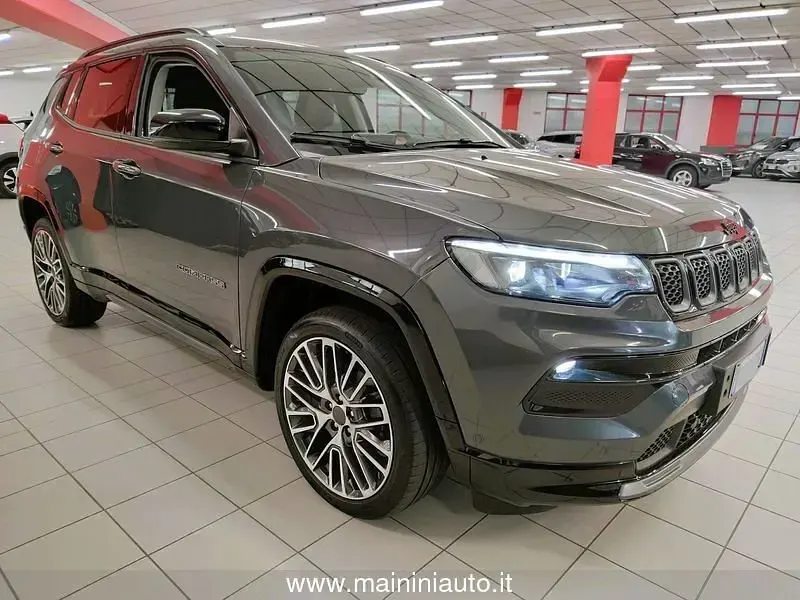 Usata Jeep Compass Summit 131 CV (96 kW) 2025 Grigio scuro SUV