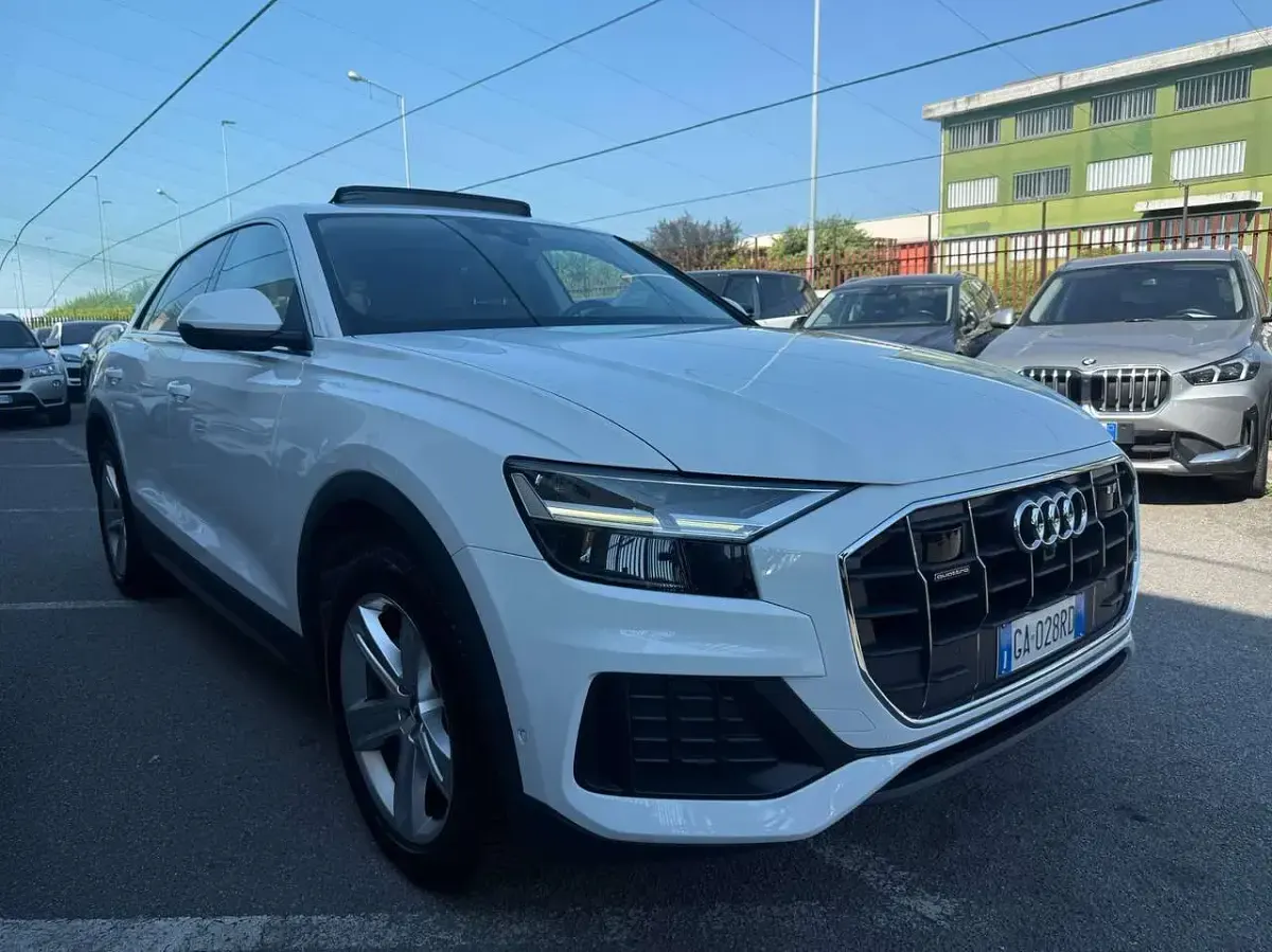 Usata Audi Q8 Ambiente 231 CV (169 kW) 2020 Bianco SUV