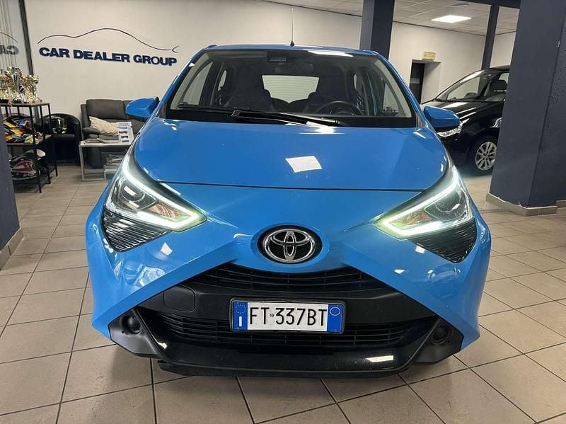 Usata Toyota Aygo Cool 72 CV (52 kW) 2018 Blu/azzurro Utilitaria