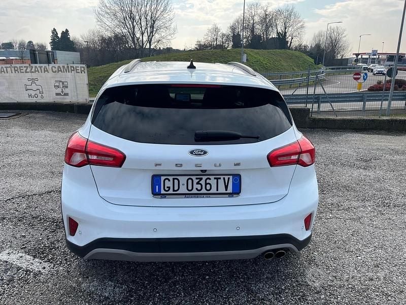 Usata Ford Focus Active 120 CV (88 kW) 2020 Bianco Berlina