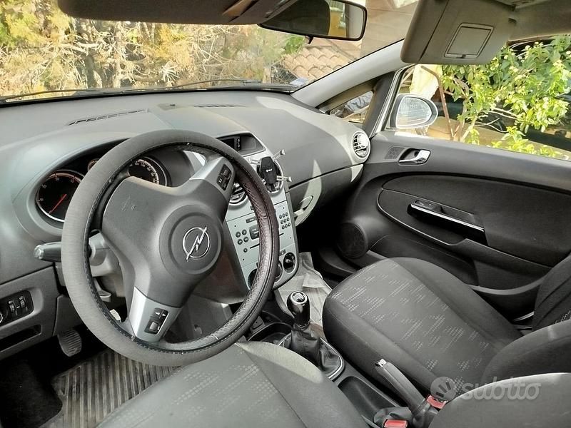 Usata Opel Corsa 2012 Bianco Berlina