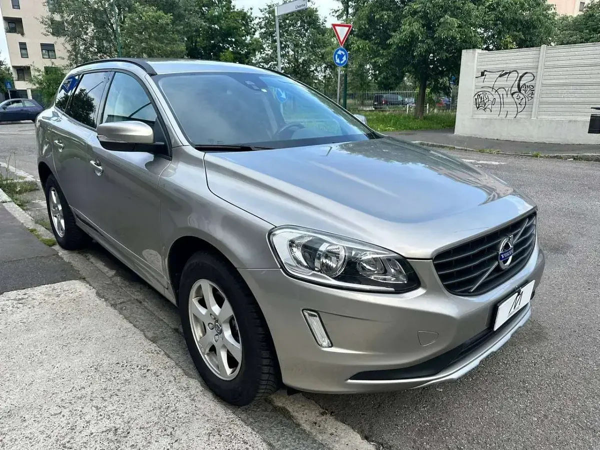 Occasion Volvo XC60 Business Edition 150 PK (110 kW) 2015 Beige SUV