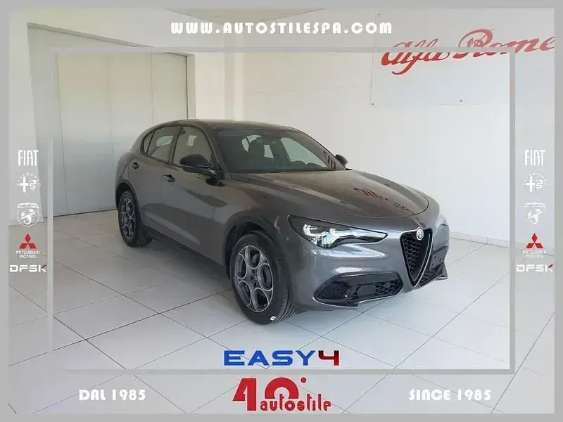 Usata Alfa Romeo Stelvio Sprint 209 CV (153 kW) 2024 Antracite SUV