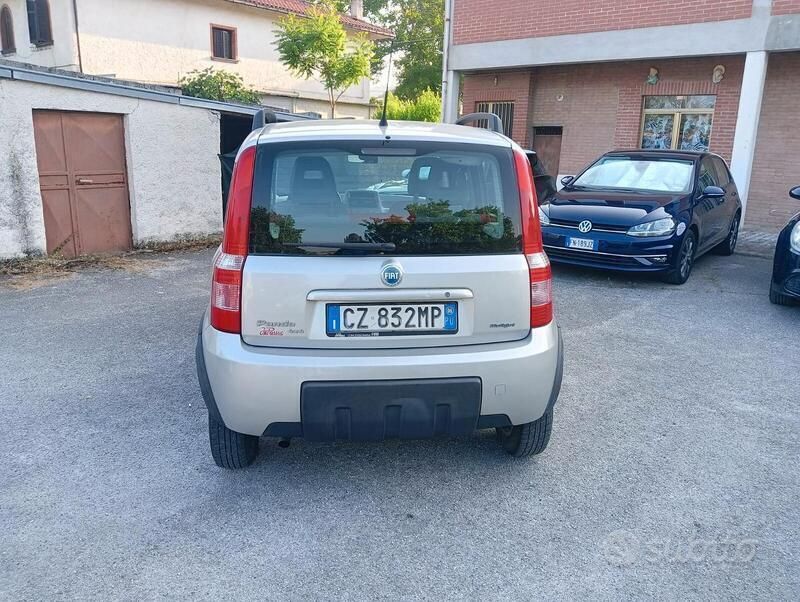 Usata Fiat Panda 4x4 Climbing 69 CV (50 kW) 2006 Argento Utilitaria