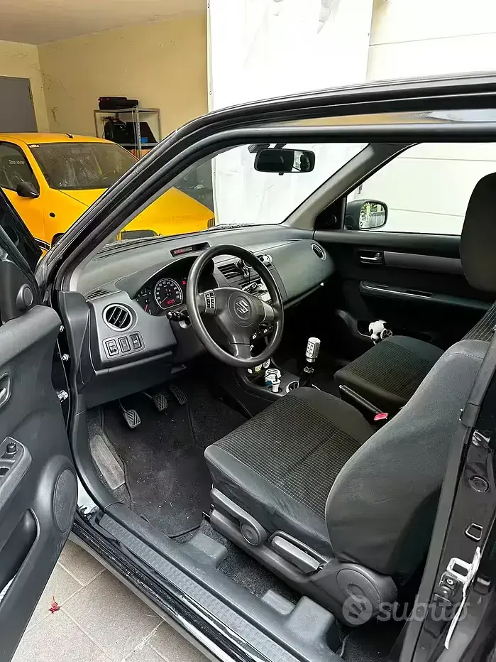 Usata Suzuki Swift 92 CV (67 kW) 2007 Nero Utilitaria
