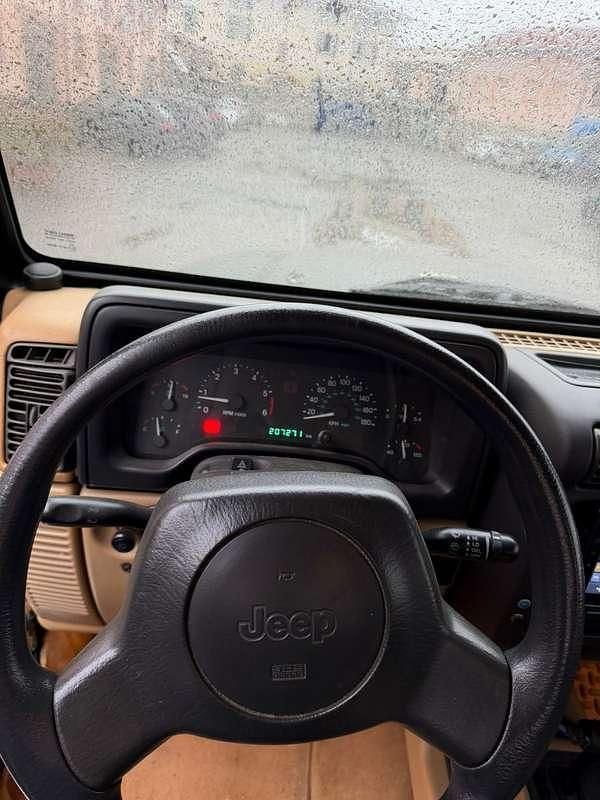 Begagnad Jeep Wrangler Sport 177 HK (130 kW) 1997 SUV