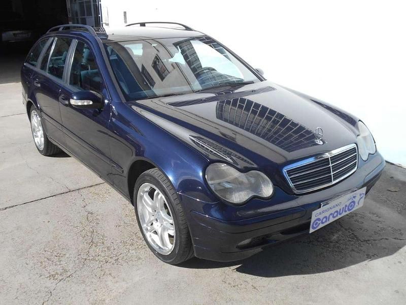 Usata Mercedes C220 Classic 143 CV (105 kW) 2003 Blu/azzurro Station wagon