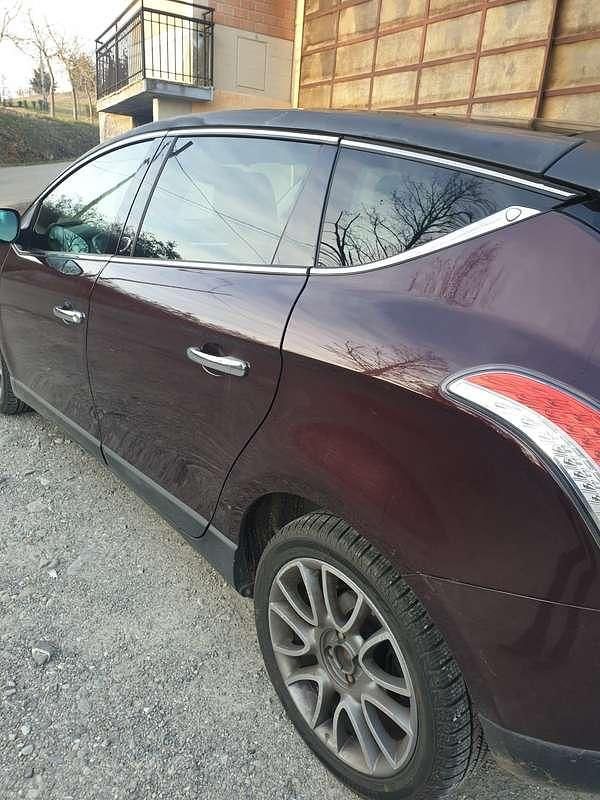 Usata Lancia Delta 165 CV (121 kW) 2010 Utilitaria