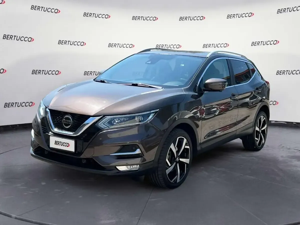 Usata Nissan Qashqai Tekna 131 CV (96 kW) 2018 Marrone SUV