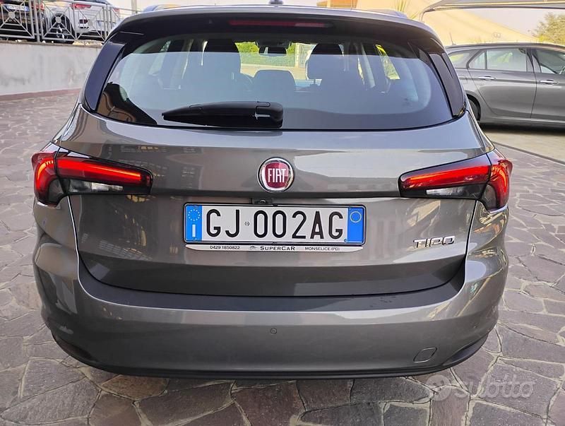 Usata Fiat Tipo Business 95 CV (69 kW) 2022 Grigio Station wagon
