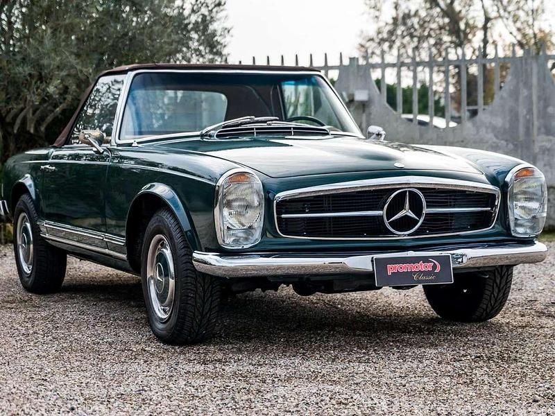 Usata Mercedes 230 150 CV (110 kW) 1965 Dunkelgrün 268 Cabrio