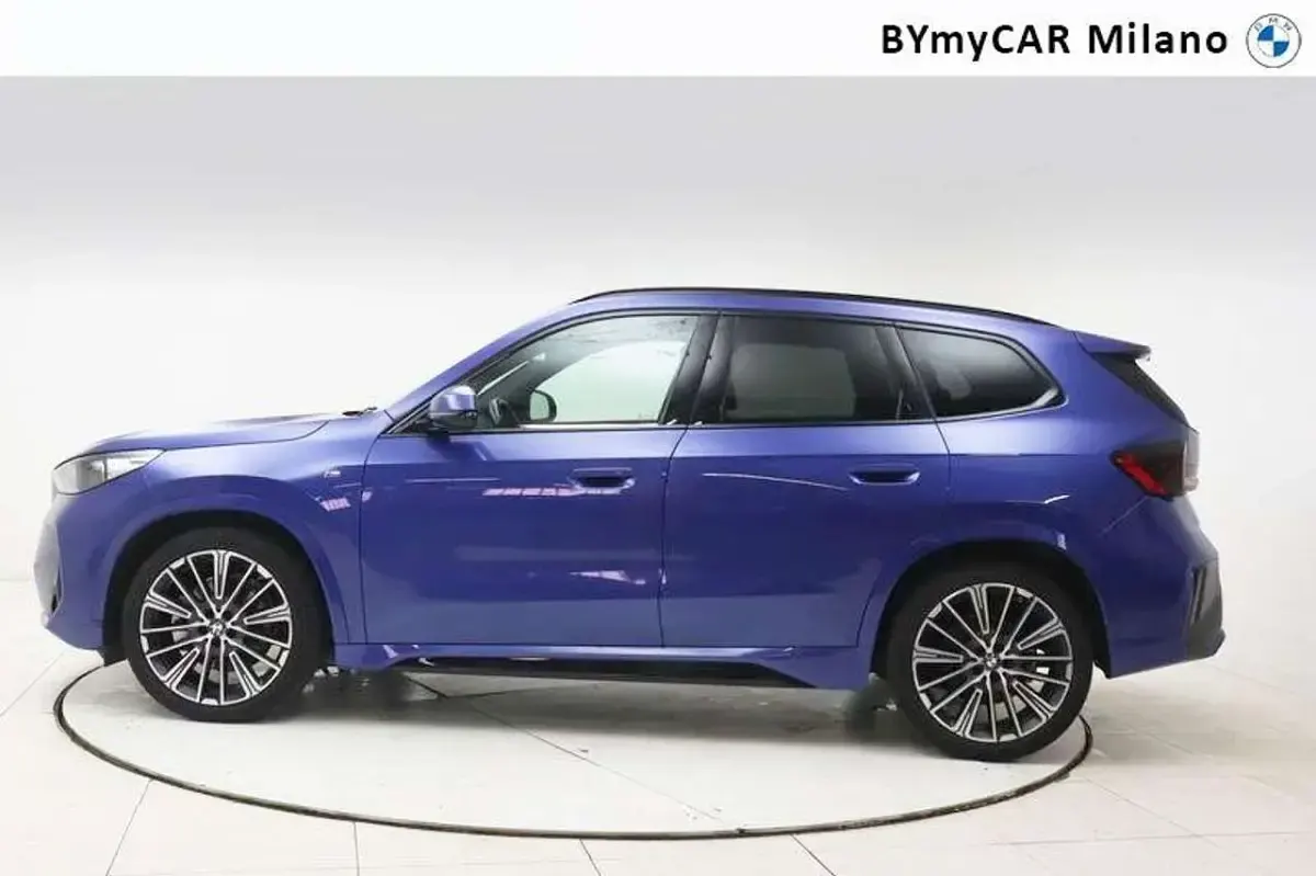 Usata BMW X1 M Sport 218 CV (160 kW) 2023 Black sapphire metallizzato SUV