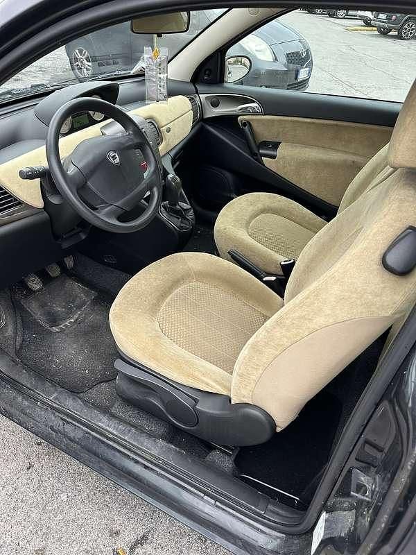 Usata Lancia Ypsilon 69 CV (50 kW) 2005 Utilitaria