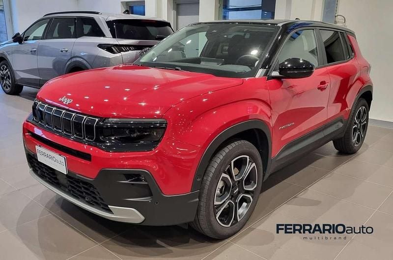 Usata Jeep Avenger Summit 101 CV (74 kW) 2024 Ruby tetto black SUV