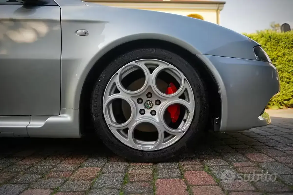 Usata Alfa Romeo 147 250 CV (183 kW) 2003 Utilitaria