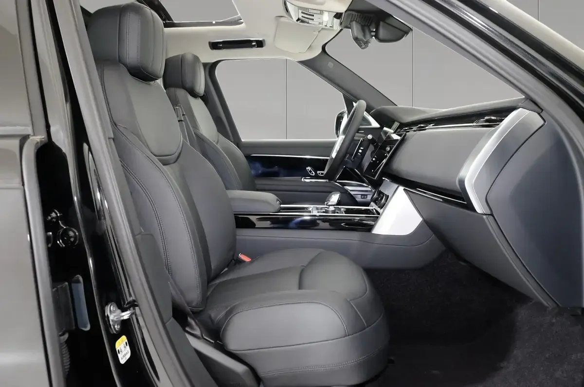 Usata Land Rover Range Rover HSE 249 CV (183 kW) 2023 Santorini black SUV