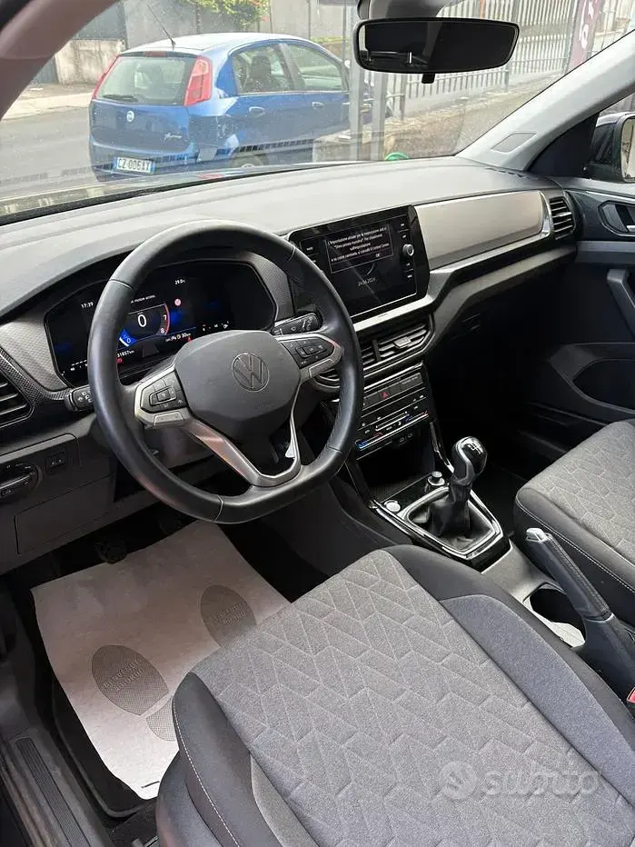 Usata VW T-Cross Life 95 CV (69 kW) 2024 Nero SUV