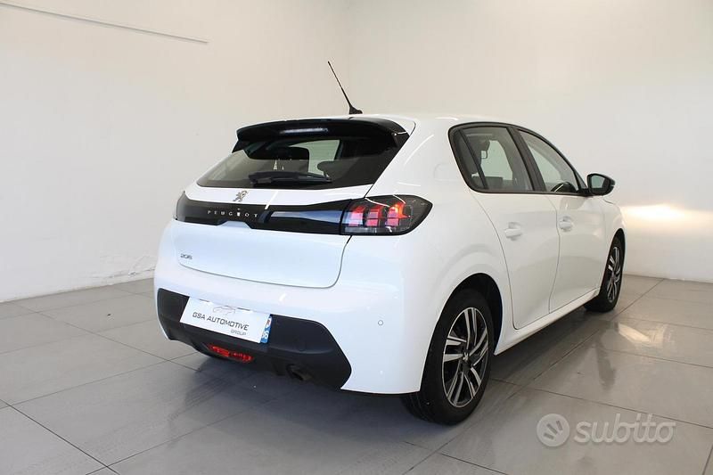 Usata Peugeot 208 Allure 101 CV (74 kW) 2023 Bianco Utilitaria