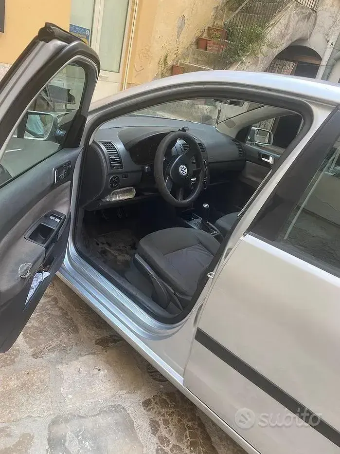 Usata VW Polo 75 CV (55 kW) 2002 Grigio Berlina