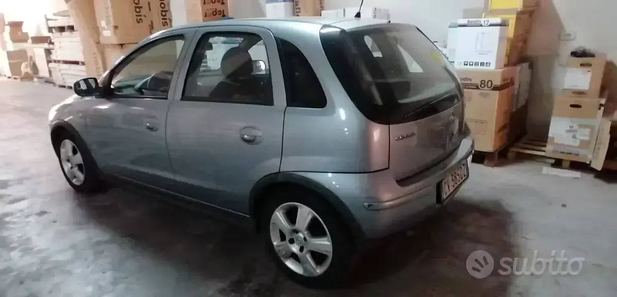 Usata Opel Corsa 69 CV (50 kW) 2005 Utilitaria