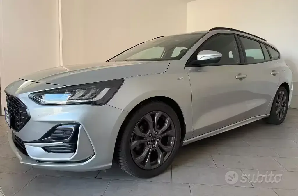 Usata Ford Focus ST-Line X 155 CV (114 kW) 2023 Grigio Station wagon