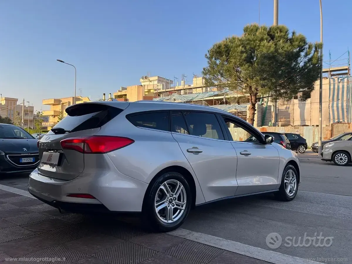 Usata Ford Focus Business Edition 120 CV (88 kW) 2021 Grigio Station wagon