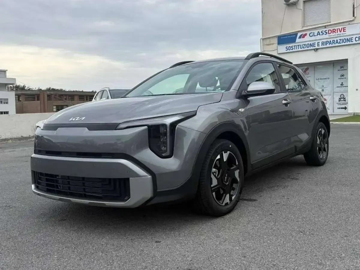 Nouvelle Kia Stonic Urban 101 ch (74 kW) 2026 Gris SUV