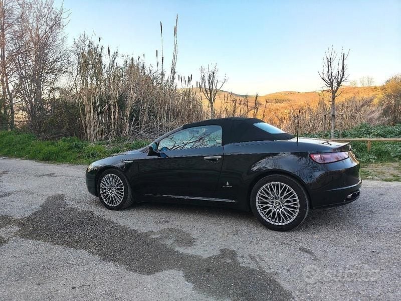 Usata Alfa Romeo Spider 209 CV (153 kW) 2008 Nero Cabrio