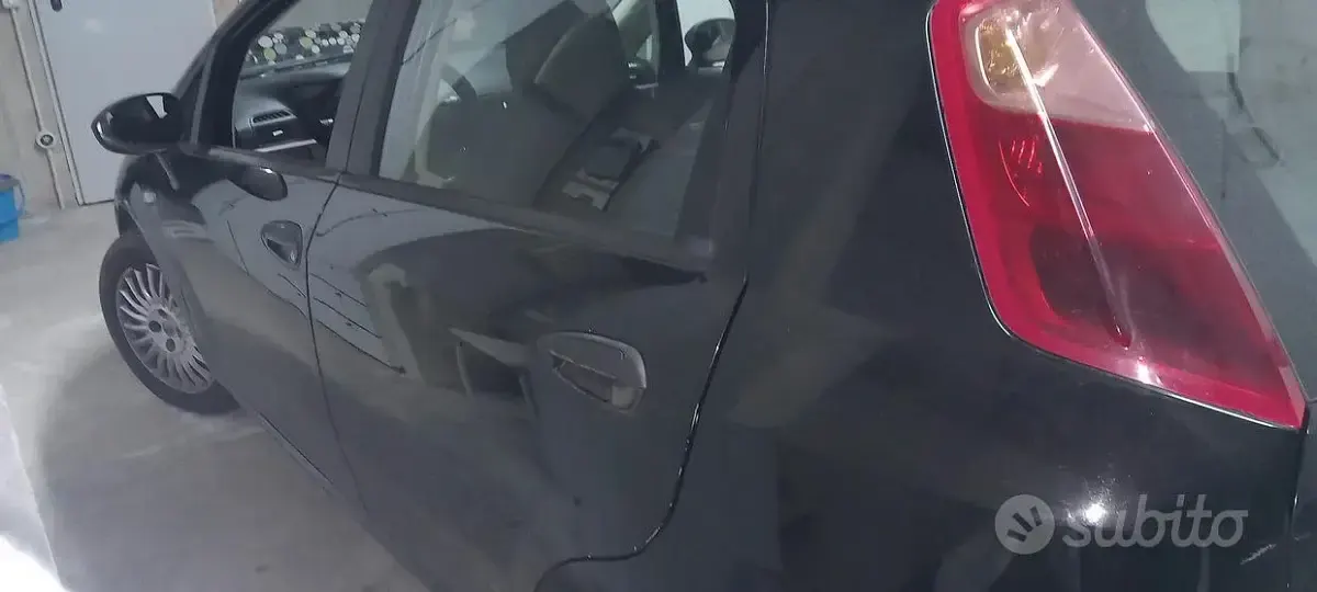 Usata Fiat Grande Punto 75 CV (55 kW) 2007 Nero Utilitaria