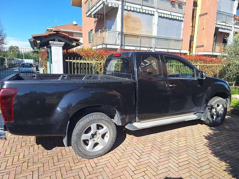 Usata Isuzu D-Max 163 CV (119 kW) 2014 Nero SUV