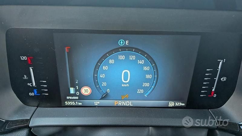 Usata Ford Tourneo 125 CV (91 kW) 2025 Monovolume