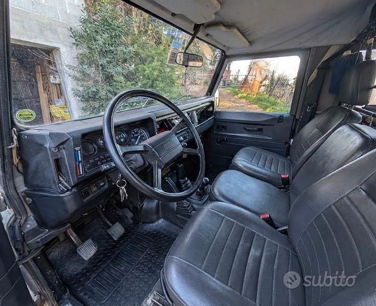 Usata Land Rover Defender 109 CV (80 kW) 1991 SUV