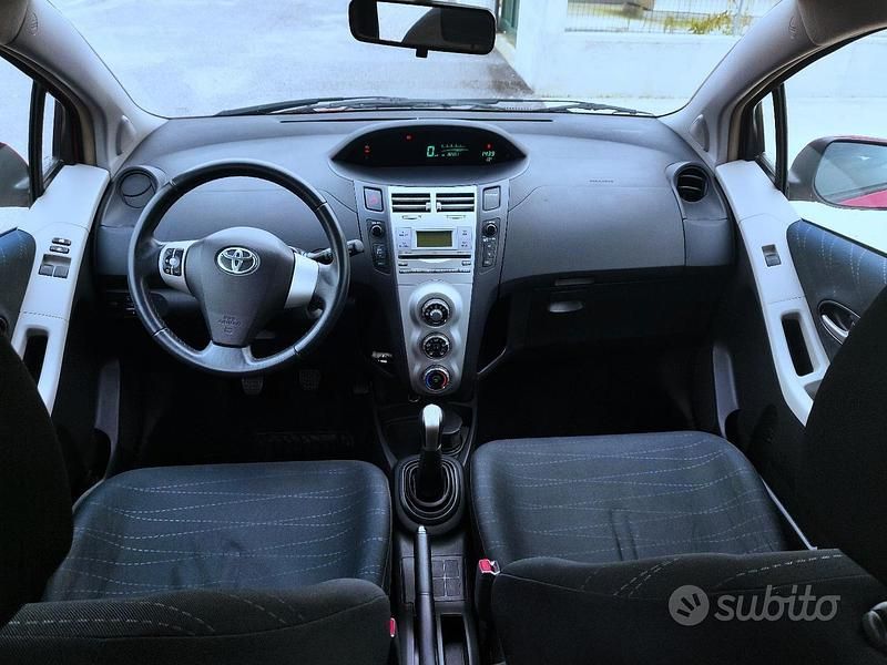 Usata Toyota Yaris 2008 Rosso Utilitaria