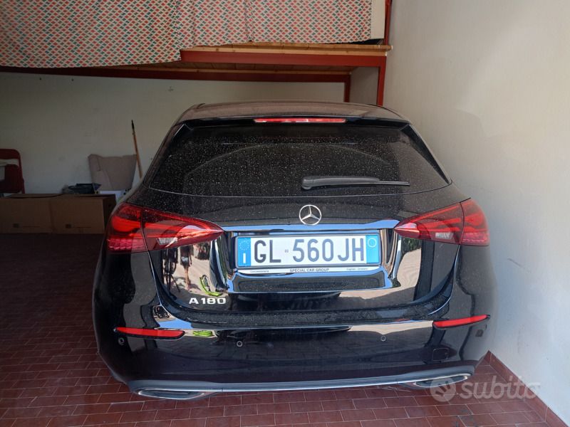 Usata Mercedes A180 136 CV (100 kW) 2023 Nero Berlina