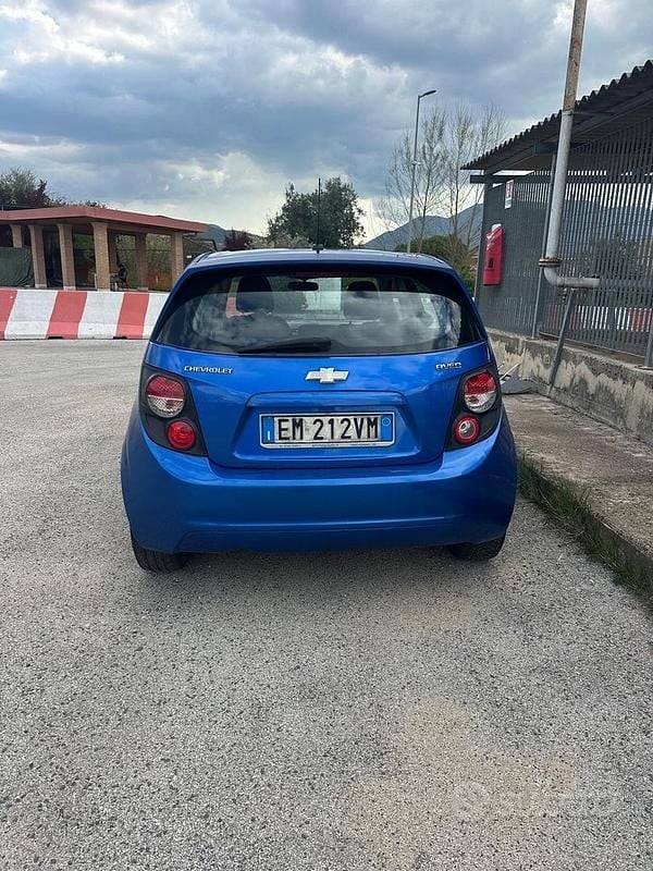 Usata Chevrolet Aveo 70 CV (51 kW) 2012 Blu Berlina