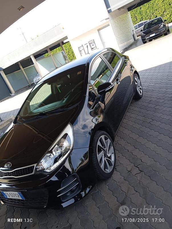 Usata Kia Rio 75 CV (55 kW) 2016 Nero Utilitaria