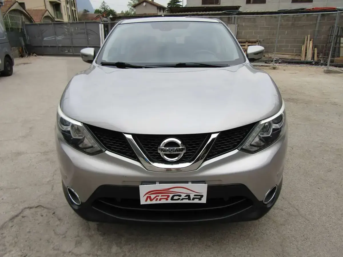 Usata Nissan Qashqai Tekna 110 CV (80 kW) 2018 Argento metallizzato SUV