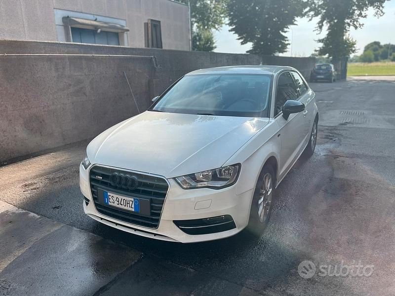 Bianco Usata 2013 Audi A3 Tre volumi | 8500 € (Ottimo prezzo) - Immagine 1/4