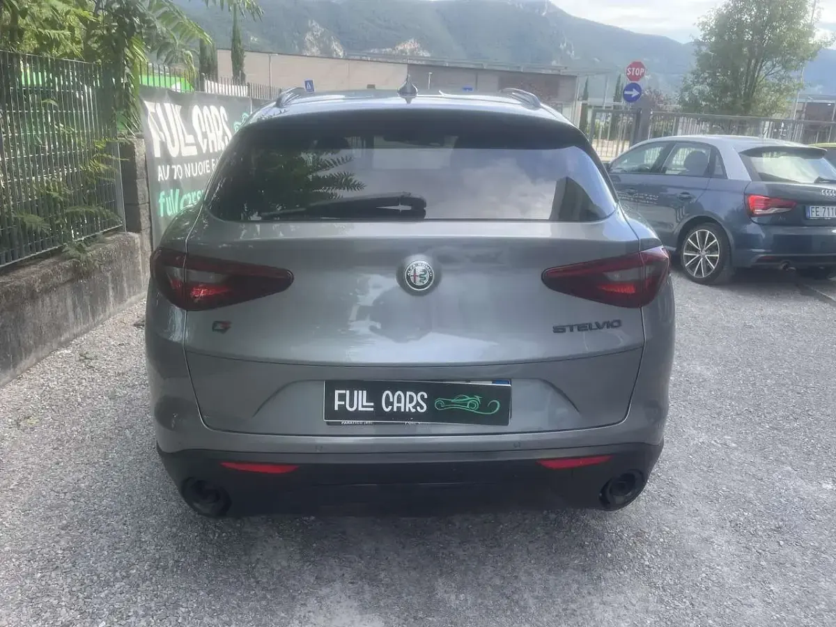 Usata Alfa Romeo Stelvio Ti 209 CV (153 kW) 2019 Grigio SUV