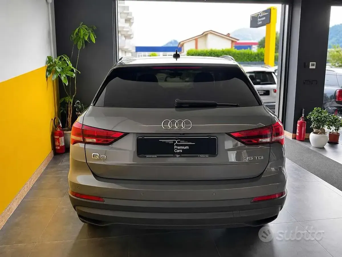 Usata Audi Q3 Business 150 CV (110 kW) 2021 Grigio SUV
