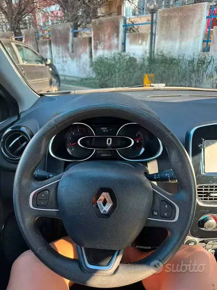 Usata Renault Clio IV 75 CV (55 kW) 2017 Grigio Berlina