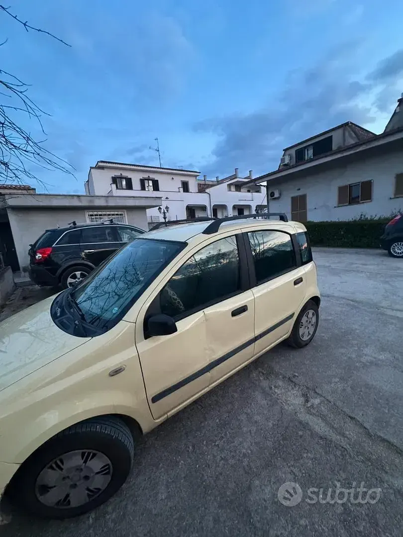 Usata Fiat Panda 60 CV (44 kW) 2004 Giallo Utilitaria
