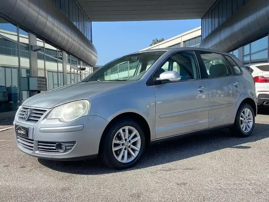 Usata VW Polo Comfortline 69 CV (50 kW) 2008 Grigio Utilitaria