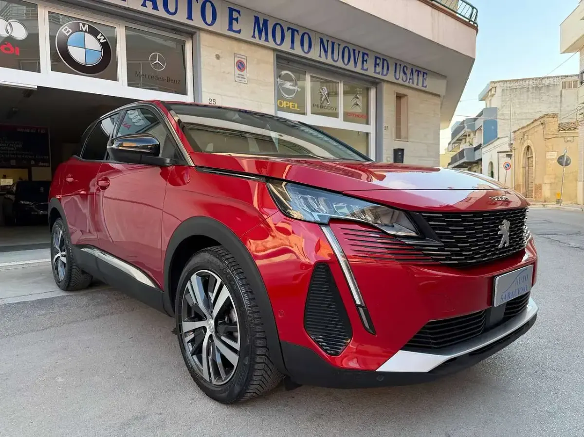 Usata Peugeot 3008 Allure 131 CV (96 kW) 2022 Rosso ultimate madreperla SUV